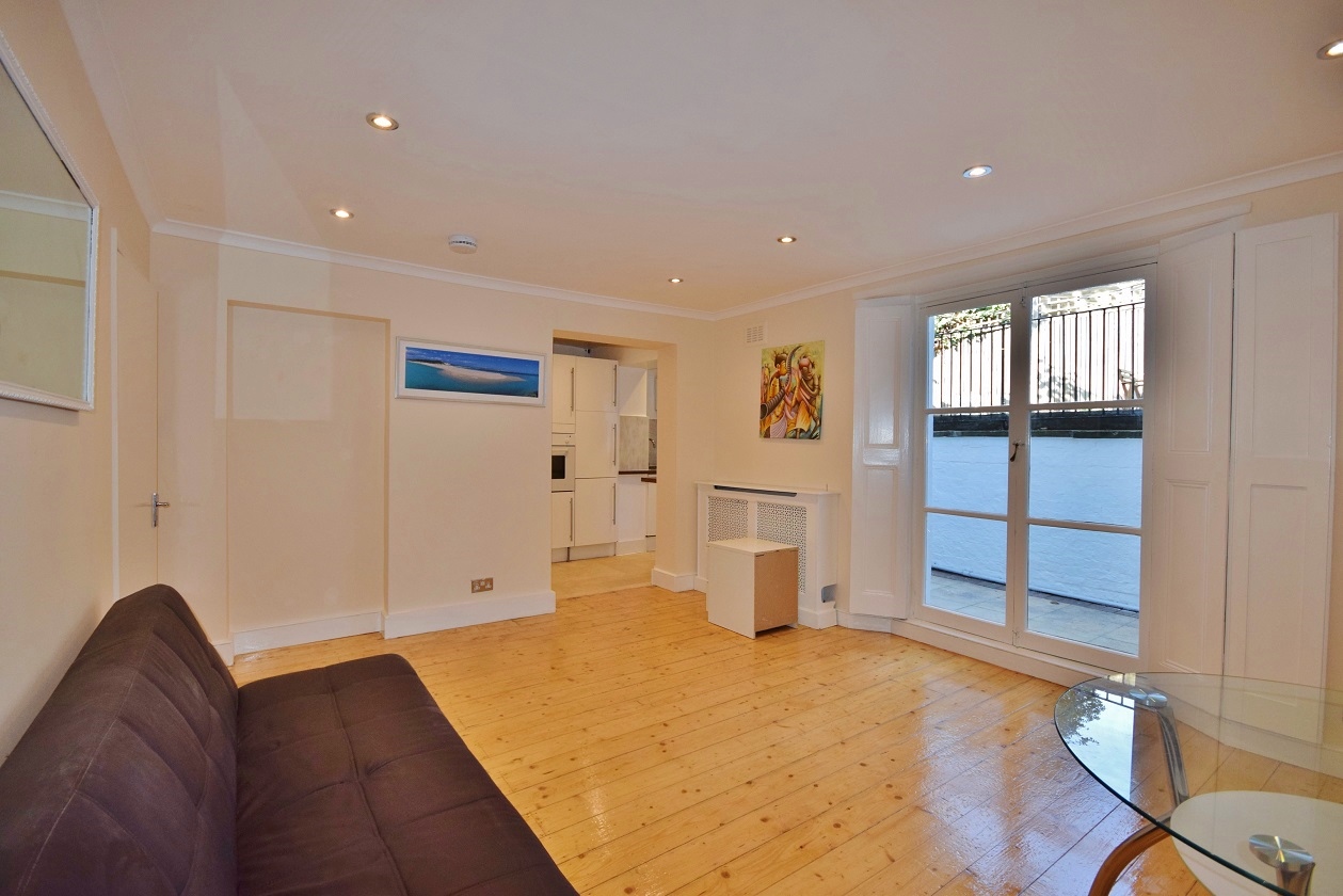 3 Bedroom Flat to Rent in Camden Town, London, NW1