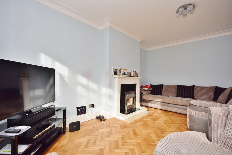 2 Bedroom Flat to Rent in Acton, London, W3