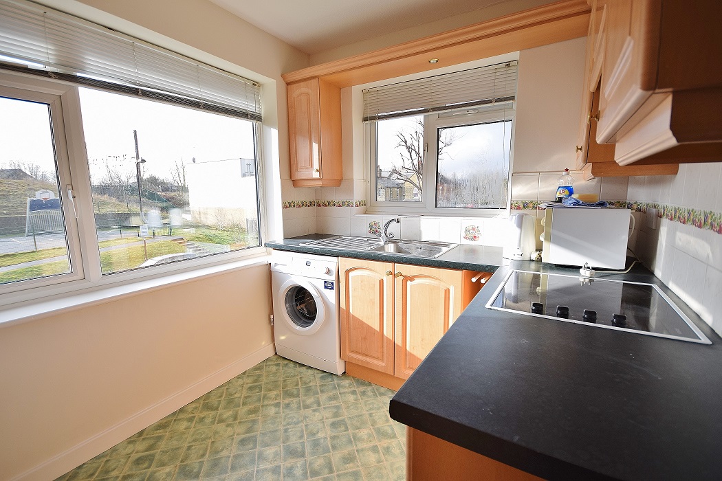 2 Bedroom Flat to Rent in Poets Corner, Hanwell, W7 
