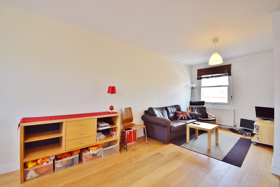 3 Bedroom Maisonette to Rent in Camden, London, N7 