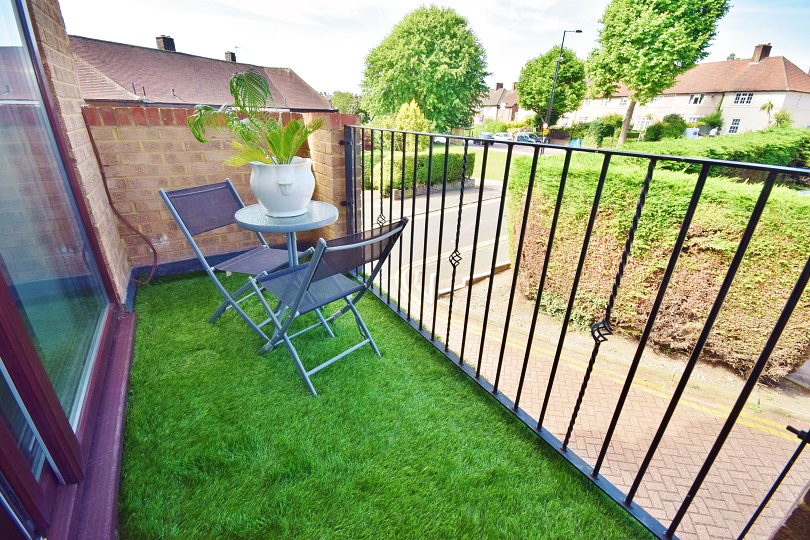 2 Bedroom Apartment for Sale in Baring Road, Grove Park, SE12