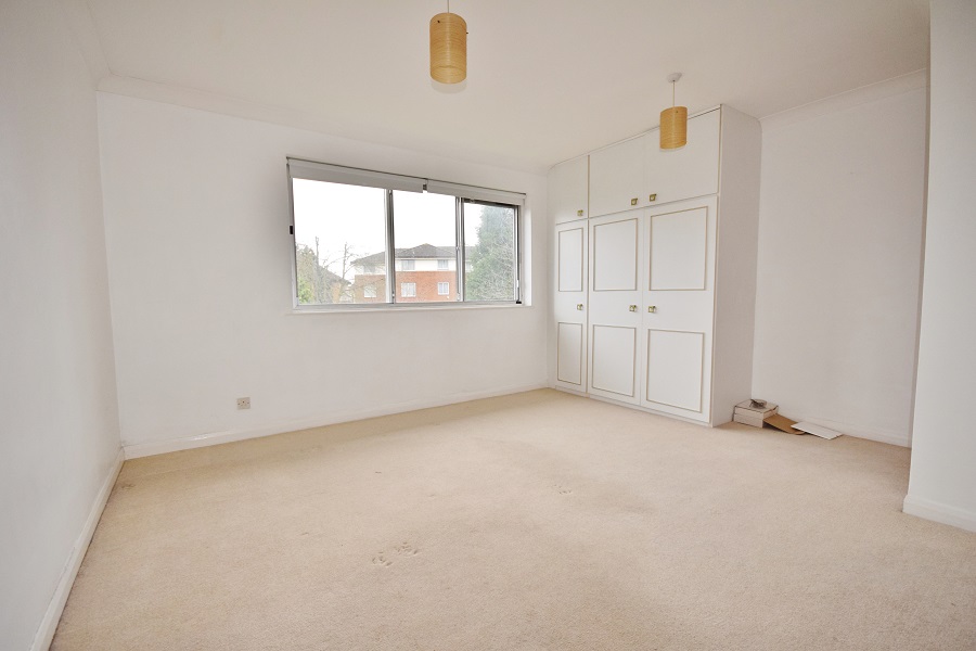 2 Bedroom Flat for Sale in High London, EN5