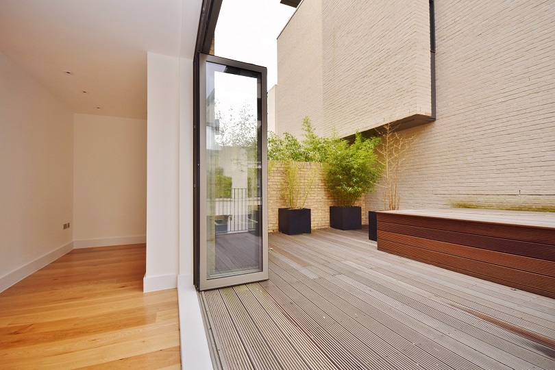 3 Bedroom Town House to Rent in Portobellow Square, Ladbroke Grove , W10