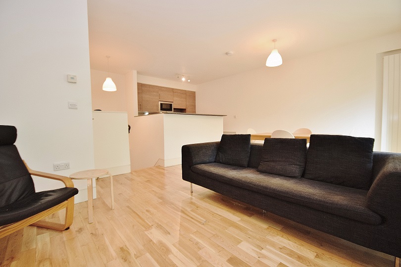 2 Bedroom Maisonette to Rent in Kentish Town Road, Camden Town, NW1