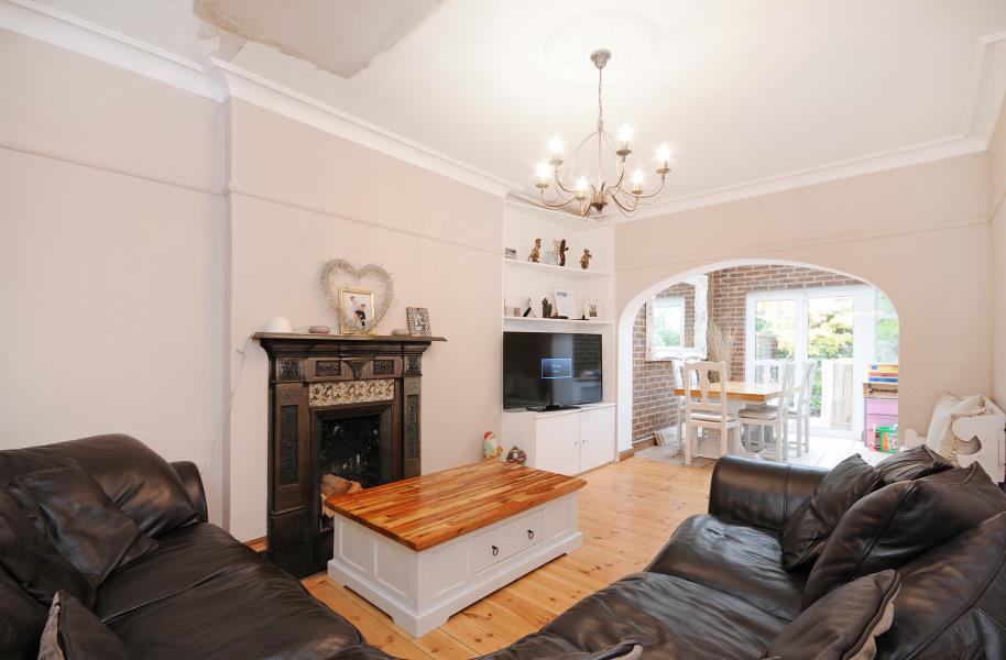 4 Bedroom House for Sale in Acton, London, W3
