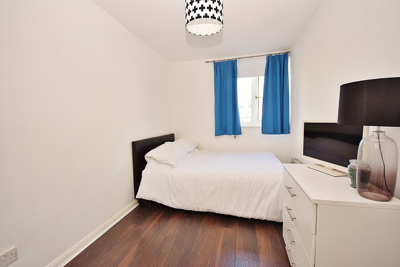 2 Bedroom Apartment for Sale in Baring Road, Grove Park, SE12