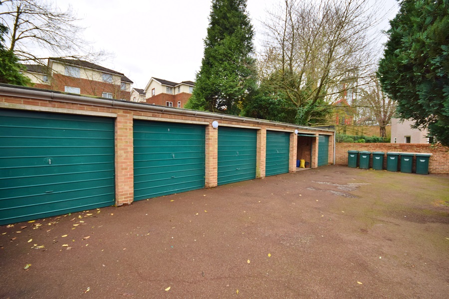 2 Bedroom Flat for Sale in High London, EN5