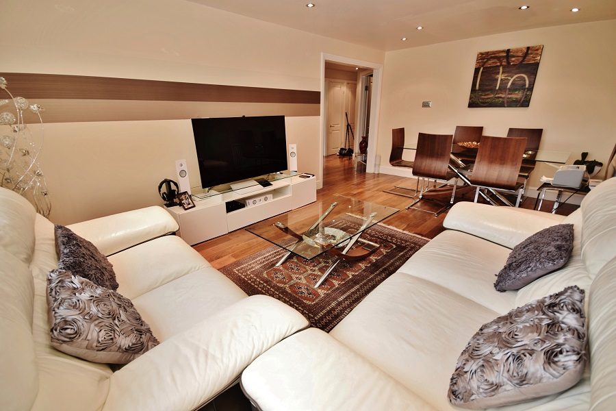 1 Bedroom Apartment for Sale in High Road, Whetstone, North London, N20