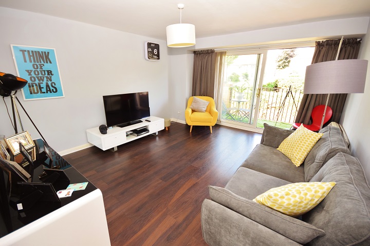2 Bedroom Apartment for Sale in Baring Road, Grove Park, SE12