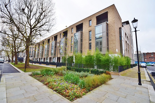 3 Bedroom Town House to Rent in Portobellow Square, Ladbroke Grove , W10