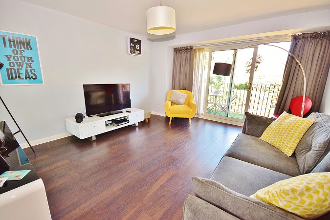 2 Bedroom Apartment for Sale in Baring Road, Grove Park, SE12