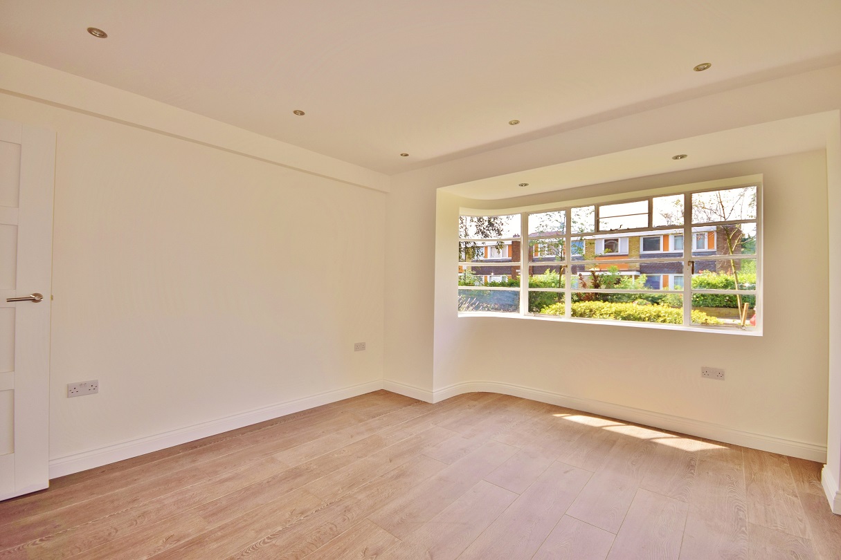 3 Bedroom Apartment to Rent in Oman Avenue, Cricklewood, NW2