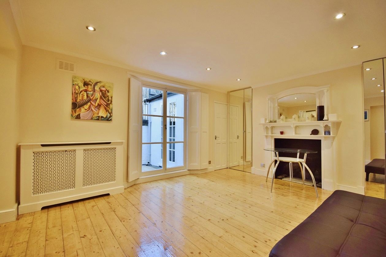 3 Bedroom Flat to Rent in Camden Town, London, NW1