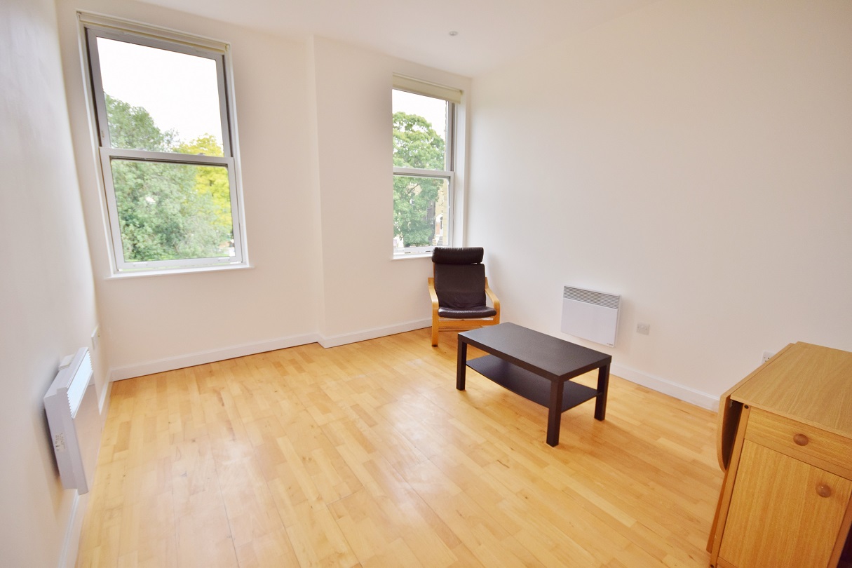 2 bedroom Apartment for Sale in Ealing Common, London W5 