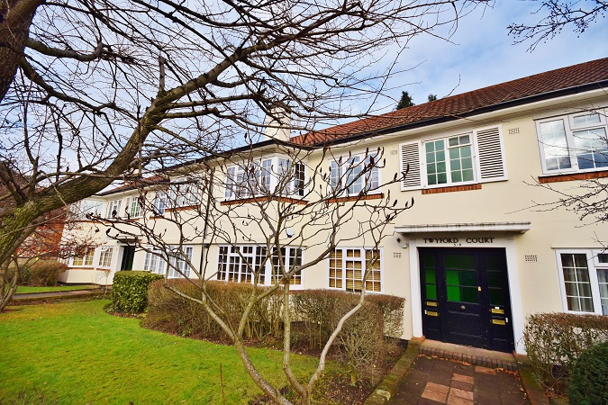 2 Bedroom Flat to Rent in Acton, London, W3