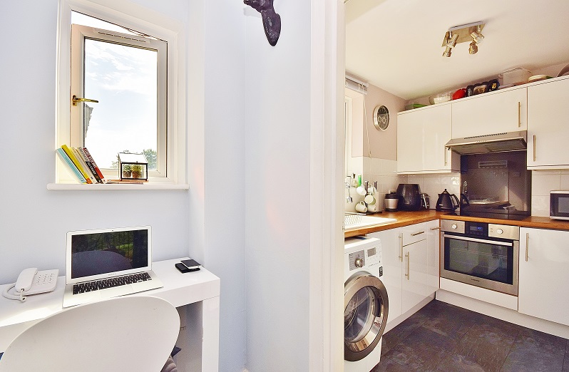 2 Bedroom Apartment for Sale in Baring Road, Grove Park, SE12