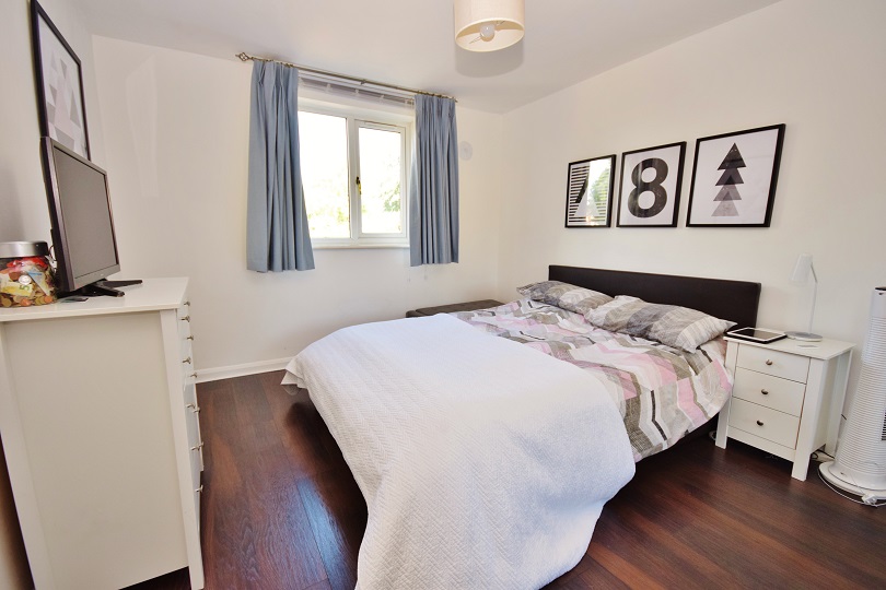 2 Bedroom Apartment for Sale in Baring Road, Grove Park, SE12