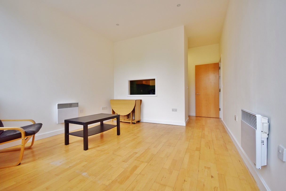 2 Bedroom Flat to Rent in Ealing Common , London , W5