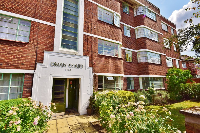 3 Bedroom Apartment to Rent in Oman Avenue, Cricklewood, NW2 
