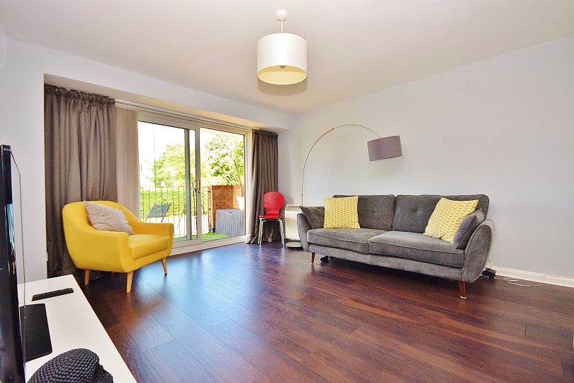 2 bedroom Apartment for Sale in Baring Road, Grove Park SE12