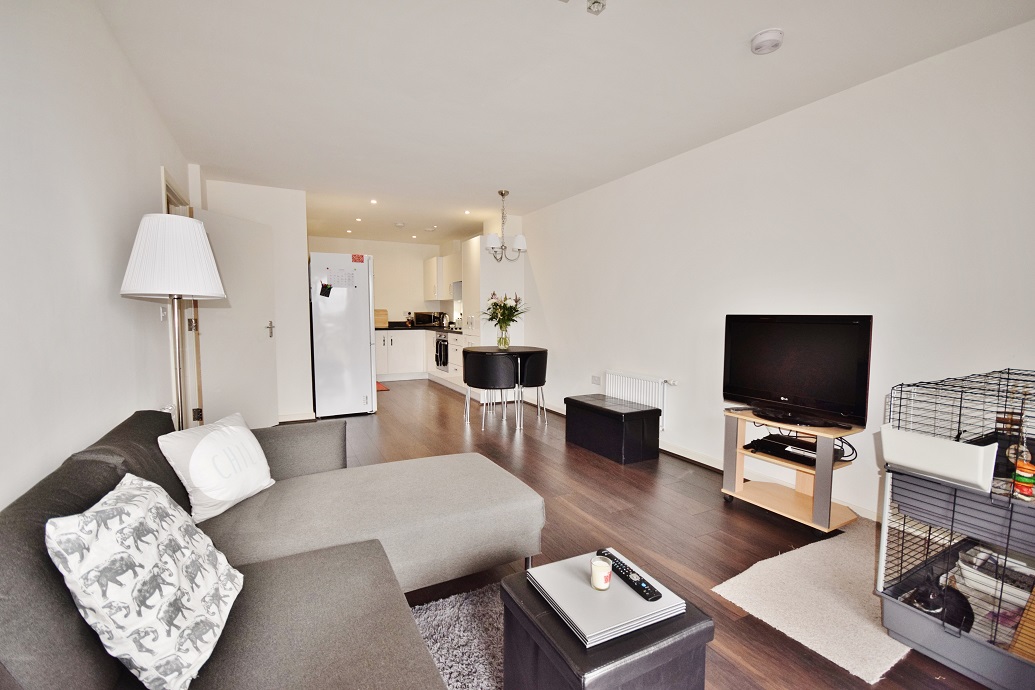 2 bedroom Apartment to Rent in Southall, London  UB2 