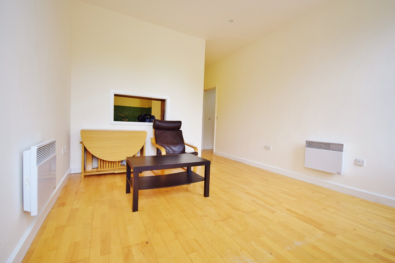 2 Bedroom Flat to Rent in Ealing Common , London , W5